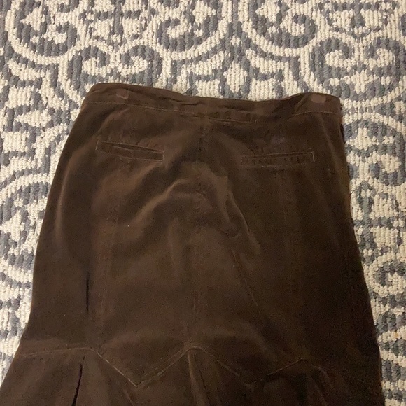 Corduroy skirt. - Picture 2 of 4